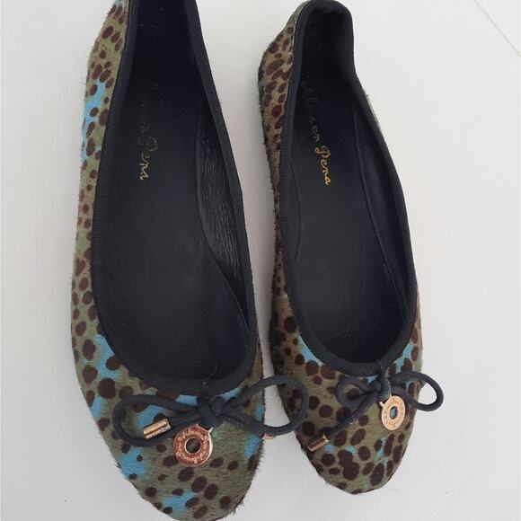 Alma en Pena furry animal print flat shoes size 37 (US 6.5) art to wear - Picture 1 of 12